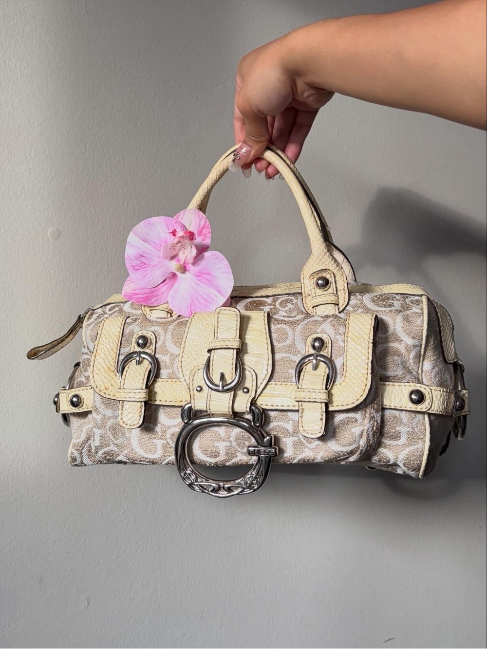 ❗️SOLD❗️

Guess Hand/Shoulder Bag
